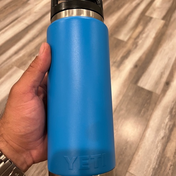 YETI Rambler Vacuum Bottle - 26 fl. oz.  Tahoe Blue.  HTF.  No returns accepted. - Picture 3 of 12